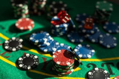 Jewels of Prosperity slot interface and reel layout on shooter